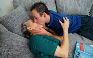 Mature NL offers a free picture gallery with randy girl in hardcore sex scene